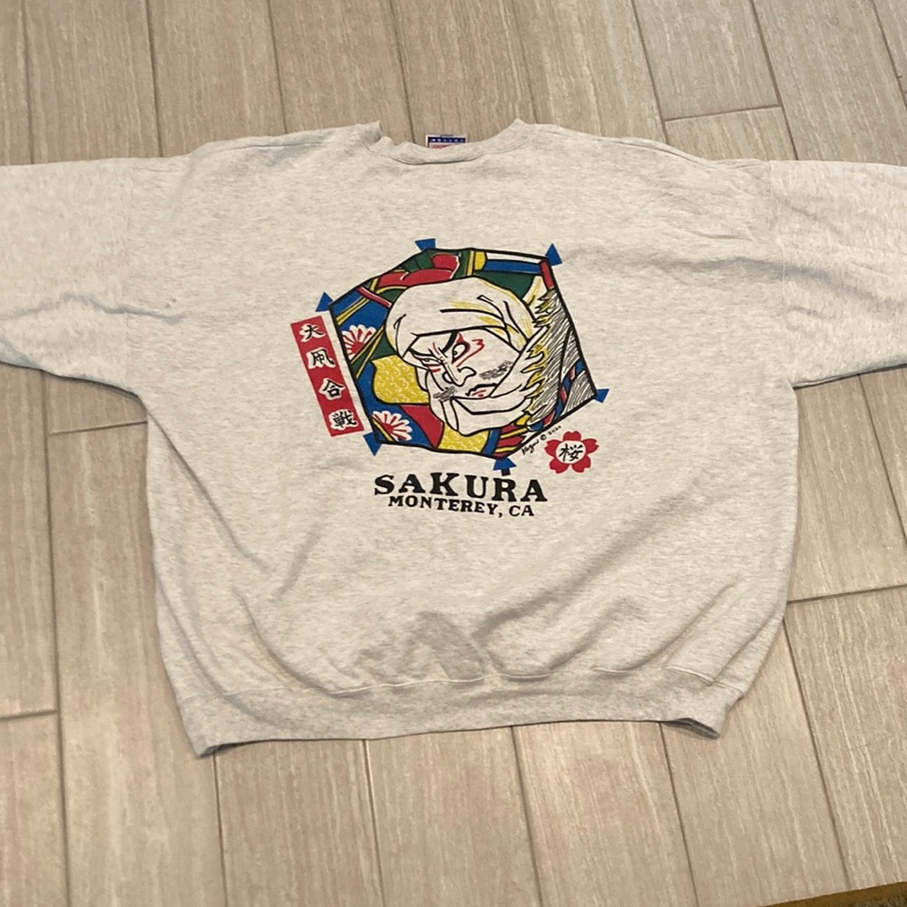 2000 Monterey California Sakura crew neck